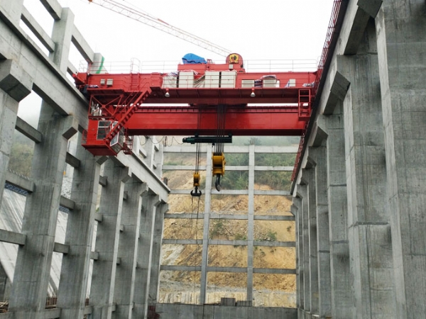 水電站橋式超大型起重機(jī)